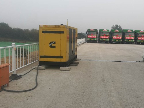 白城电力系统的稳定性和设备兼容性如何影响发电机组的频率规格？