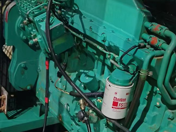 白城如何确定新的发电机组控制系统是否与原系统兼容？