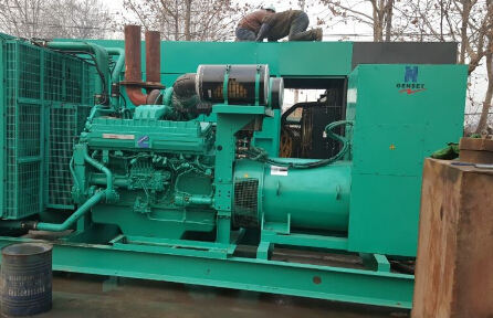 白城发电机组如何判断水冷式机油散热器内部是否需要清洗？