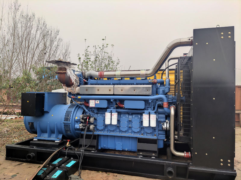 白城柴油发电机组更换机油时，应遵循哪些步骤？